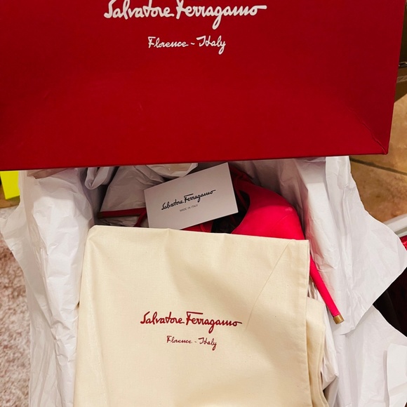 Salvatore Ferragamo Fandila Sandals Rare Find! - Picture 6 of 6